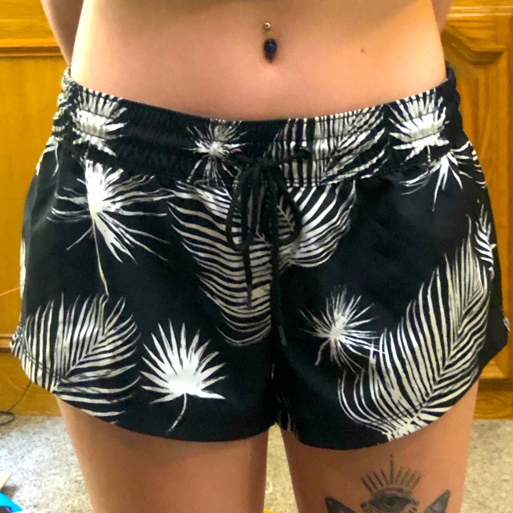 Hurley Black and white palm tree board shorts with pockets